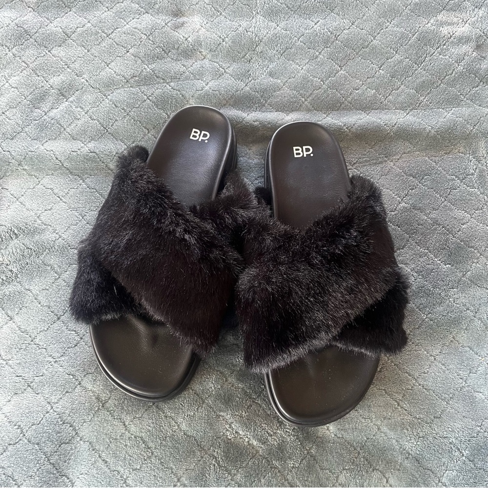 BP Womens Black Faux Fur Crisscross Slide Sandals Size 11M Plush Comfort Shoes